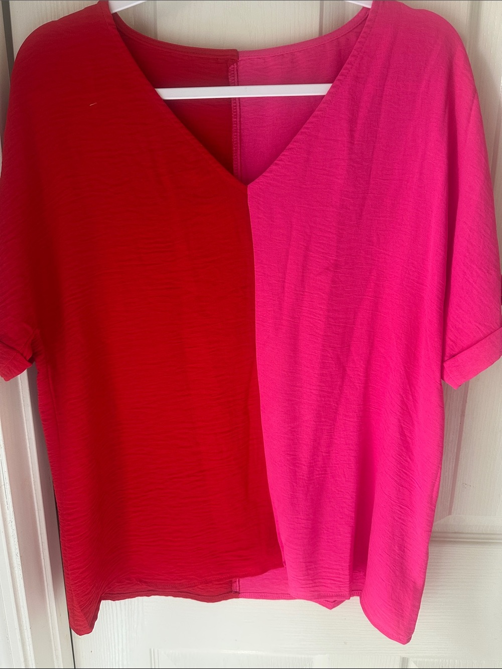 Colorblock V-Neck Short Sleeve Top - Red & Hot Pink